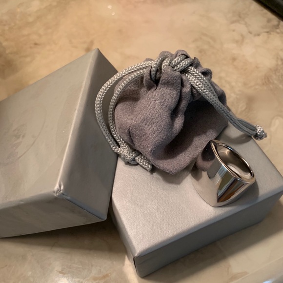 Silver statement ring - Picture 3 of 6